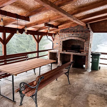 بيت للعطل Brvnara Tarin Osmeh *