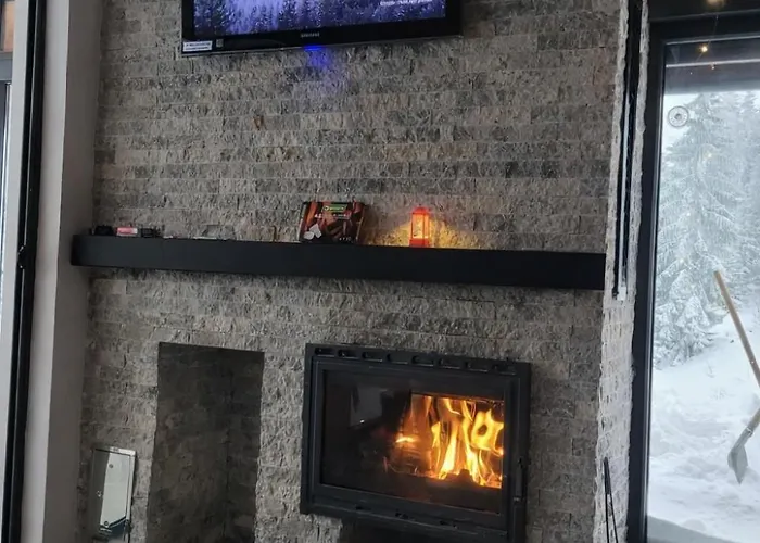 Brvnara Tarin Osmeh بيت للعطل *